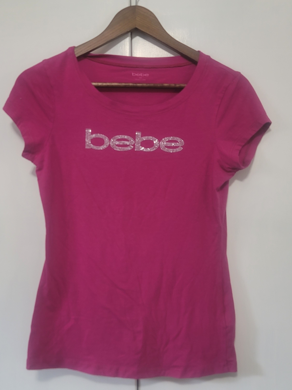bebe Women's Fuchsia Logo Short Sleeve Tee